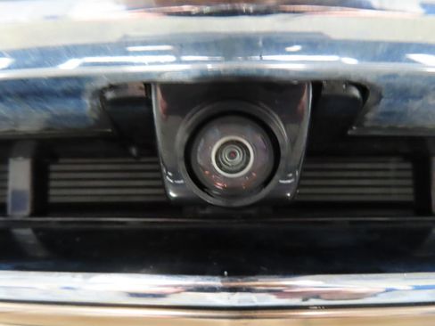 Used 2022 Chevrolet Silverado 1500 High Country w/ Technology Package image 44