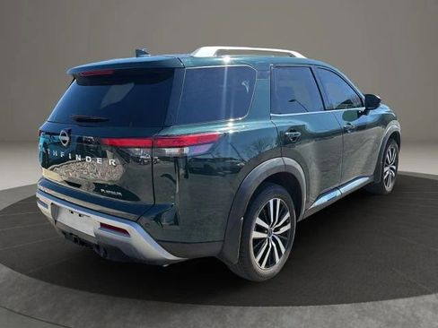 Used 2024 Nissan Pathfinder Platinum image 5