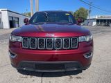 Used 2017 Jeep Grand Cherokee Laredo image 2