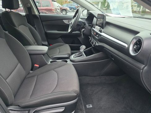 Used 2023 Kia Forte LXS image 5