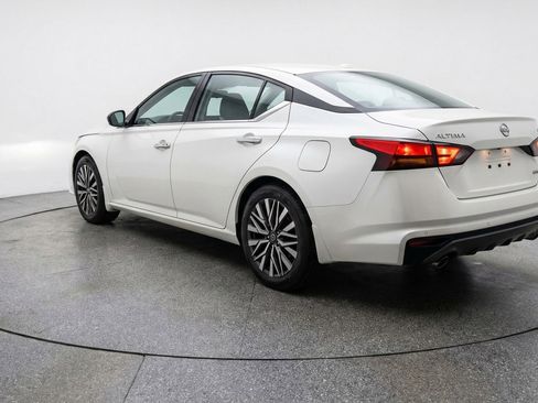 Used 2025 Nissan Altima 2.5 SV image 6