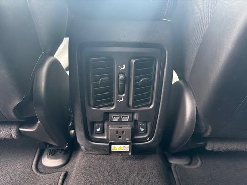 Used 2024 Dodge Durango GT AWD/4WD image 14