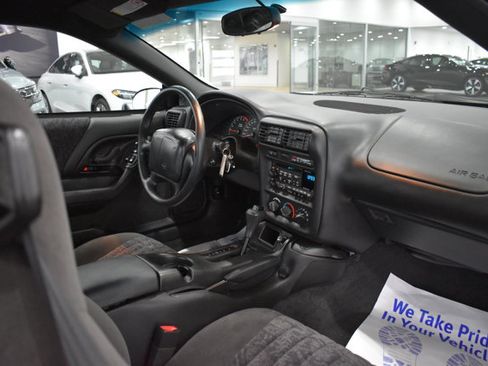 Used 2002 Chevrolet Camaro LT w/ Preferred Equipment Group 1 RWD image 16