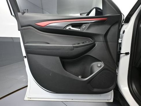 Used 2025 Chevrolet TrailBlazer RS w/ Convenience Package FWD image 18