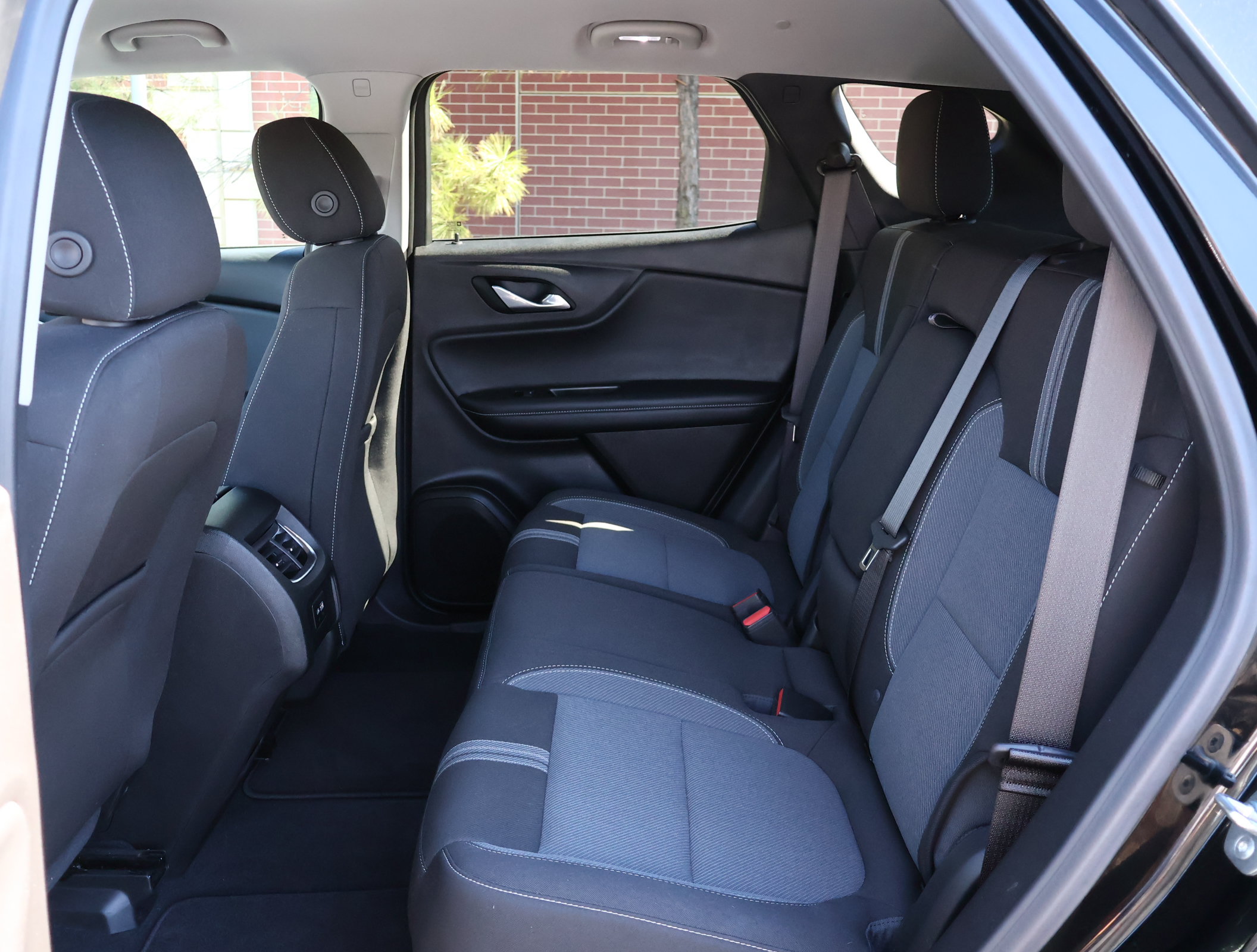Used 2024 Chevrolet Blazer LT w/ Convenience Package FWD image 21