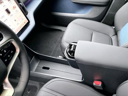 New 2026 Volvo EX30 Plus w/ Climate Package image 10