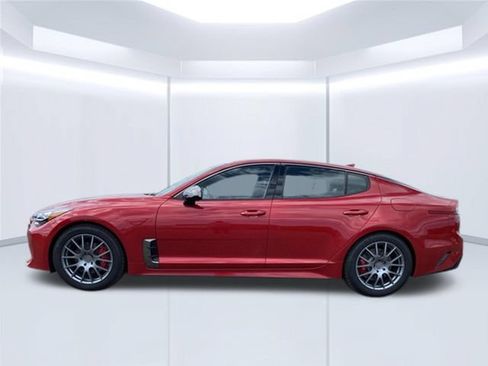 Used 2018 Kia Stinger GT2 AWD/4WD image 9
