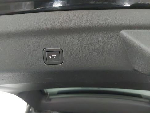 Used 2023 GMC Yukon SLT image 15