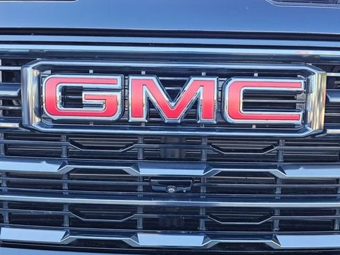 Used 2024 GMC Sierra 2500 AT4 w/ Technology Package image 10