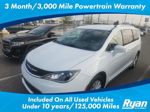 Used 2019 Chrysler Pacifica Touring-L image 1