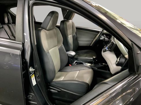 Used 2015 Toyota RAV4 Limited AWD/4WD image 9