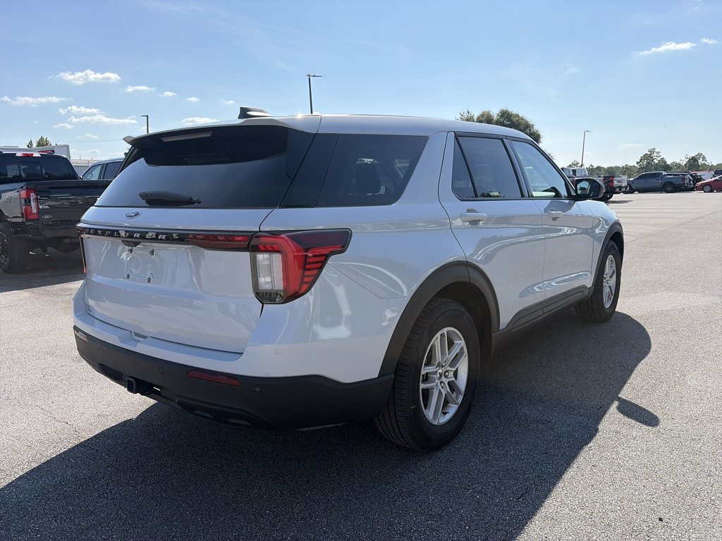 New 2026 Ford Explorer Active RWD image 7