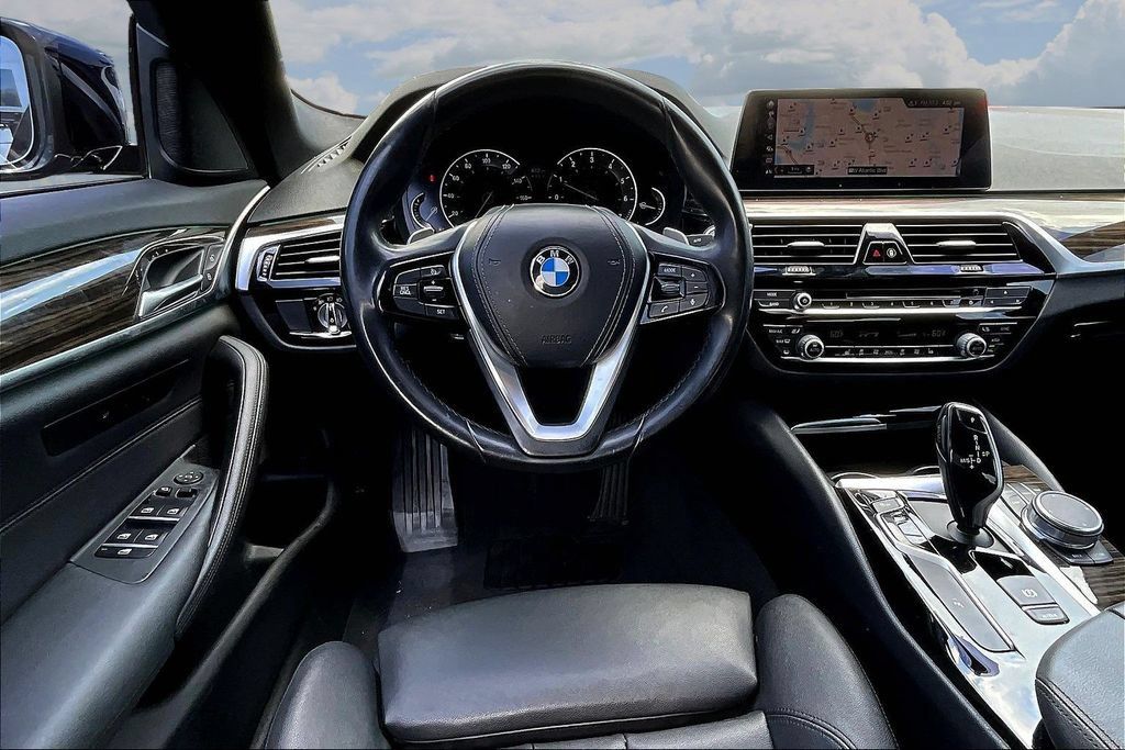 Used 2019 BMW 530i w/ Convenience Package RWD image 8