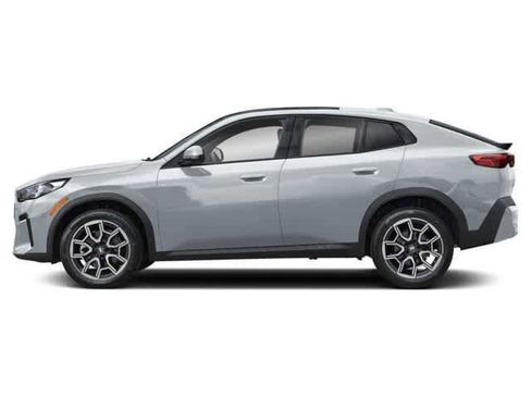 New 2024 BMW X2 xDrive28i w/ M Sport Package AWD/4WD image 3