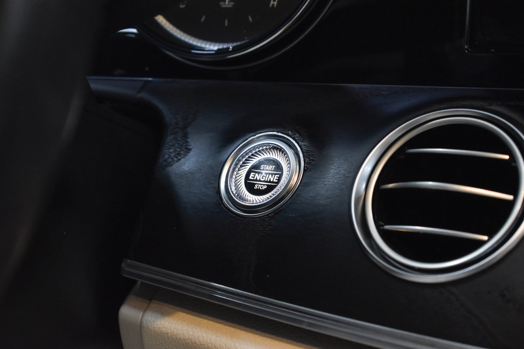 Used 2019 Mercedes-Benz E 300 4MATIC image 24