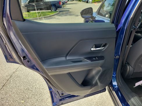 Used 2025 Nissan Kicks SV w/ SV Premium Package FWD image 10