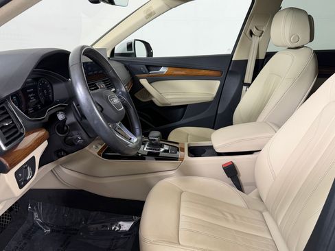 Used 2023 Audi Q5 2.0T Premium Plus w/ Premium Plus Package AWD/4WD image 5
