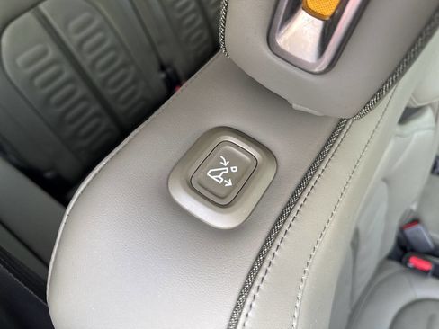 Used 2023 Rivian R1S Adventure image 31