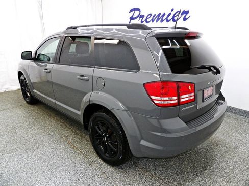 Used 2020 Dodge Journey SE w/ SE Popular Equipment Group FWD image 4