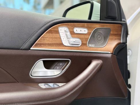 Used 2021 Mercedes-Benz GLS 450 4MATIC image 17