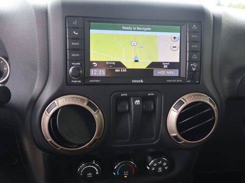 Used 2016 Jeep Wrangler Sahara AWD/4WD image 14