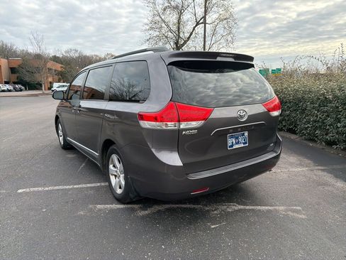 Used 2013 Toyota Sienna LE image 6