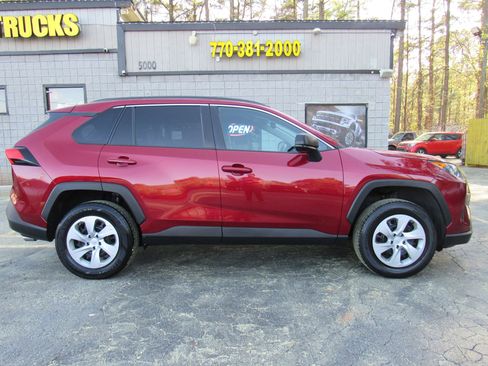 Used 2020 Toyota RAV4 LE w/ Carpet Mat Package image 3