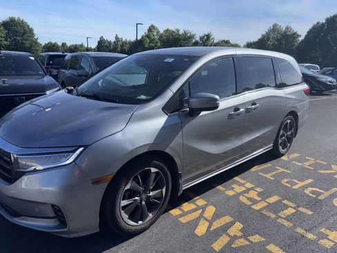 Used 2023 Honda Odyssey Elite image 4