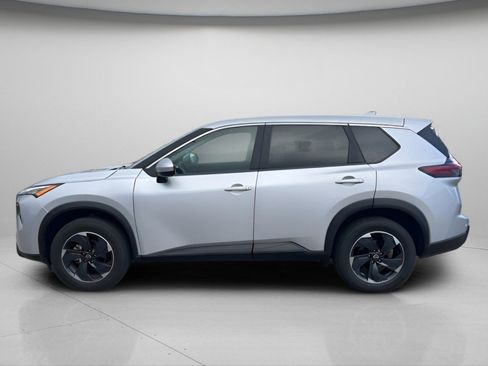 Used 2024 Nissan Rogue SV image 13