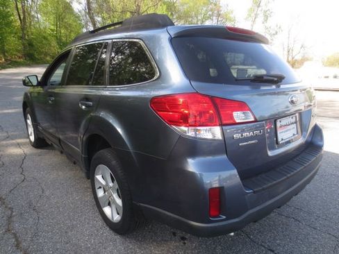 Used 2013 Subaru Outback 2.5i Premium w/ All-Weather Pkg AWD/4WD image 5