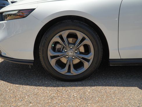 Used 2024 Honda Accord EX image 12