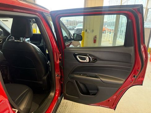 New 2026 Jeep Compass Latitude image 25