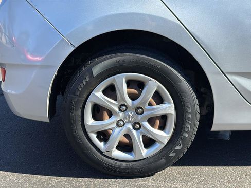 Used 2012 Hyundai Accent GS image 6