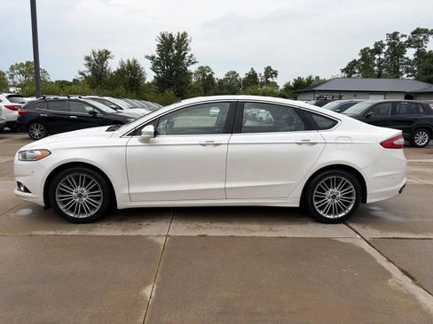 Used 2014 Ford Fusion SE w/ Equipment Group 202A FWD image 5