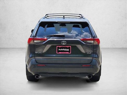 Used 2021 Toyota RAV4 XLE w/ Convenience Package FWD image 6