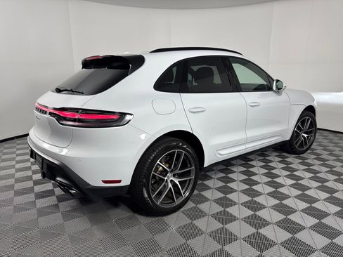 Certified 2025 Porsche Macan image 9