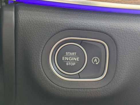 New 2026 Mercedes-Benz GLS 450 4MATIC image 32