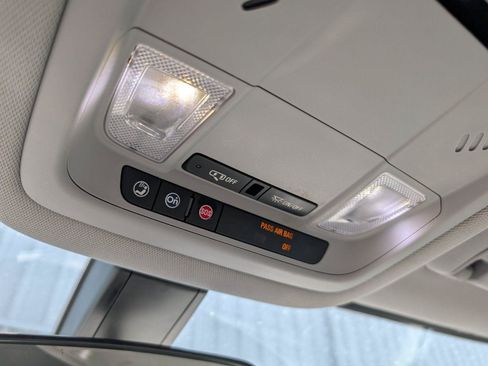 Used 2018 GMC Acadia SLE FWD image 21