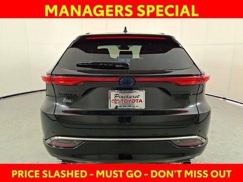 Used 2024 Toyota Venza Nightshade image 6