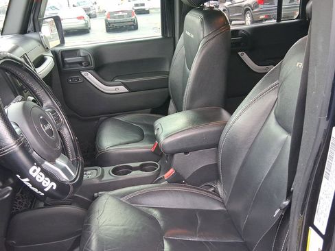 Used 2015 Jeep Wrangler Unlimited Rubicon image 11