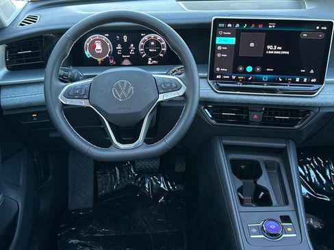New 2026 Volkswagen Tiguan S FWD image 14