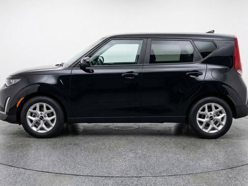 Used 2025 Kia Soul LX w/ LX Technology Package FWD image 5