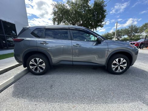 Used 2022 Nissan Rogue SV FWD image 10