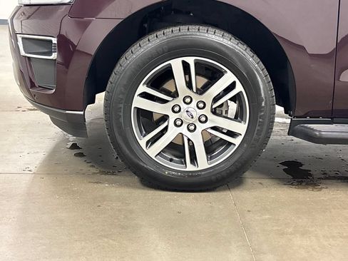 Used 2024 Ford Expedition Max Limited RWD image 9