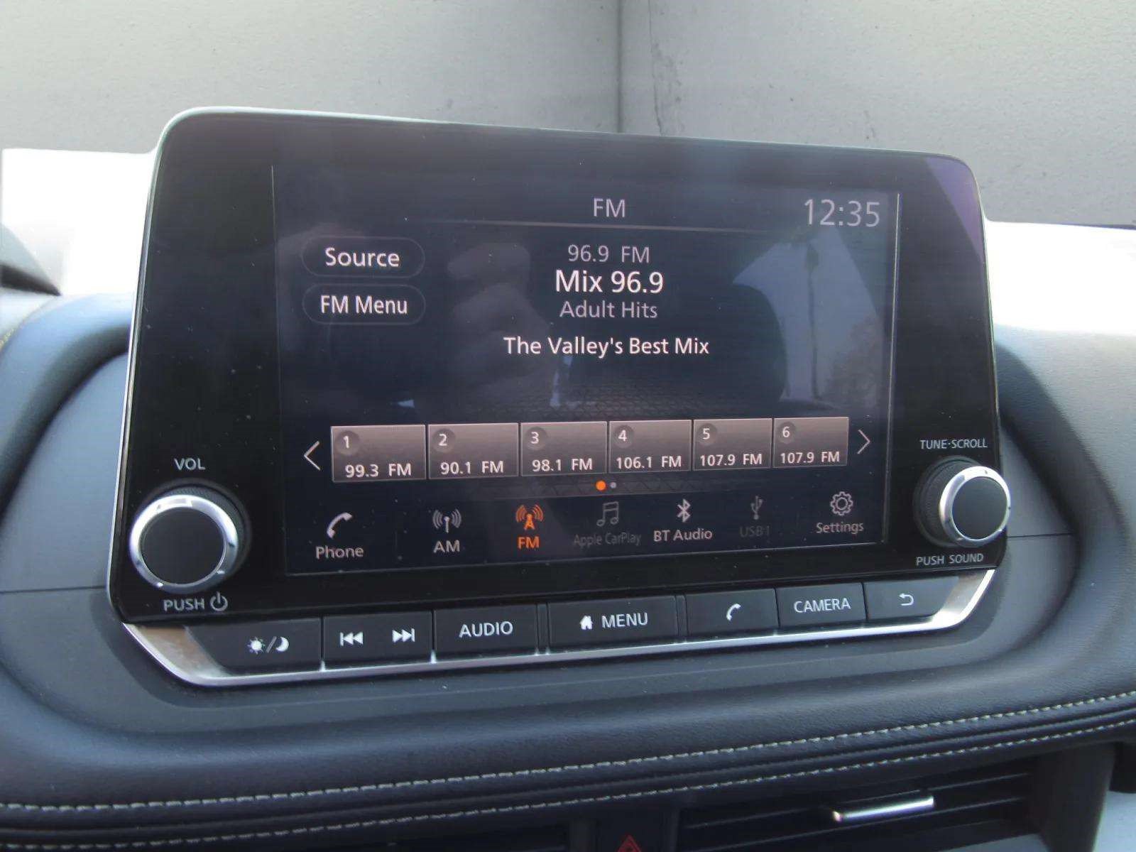 Used 2025 Nissan Rogue SV FWD image 19