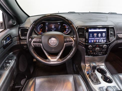 Used 2020 Jeep Grand Cherokee Overland image 11