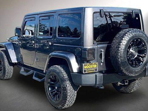 Used 2017 Jeep Wrangler Unlimited Sahara AWD/4WD image 4