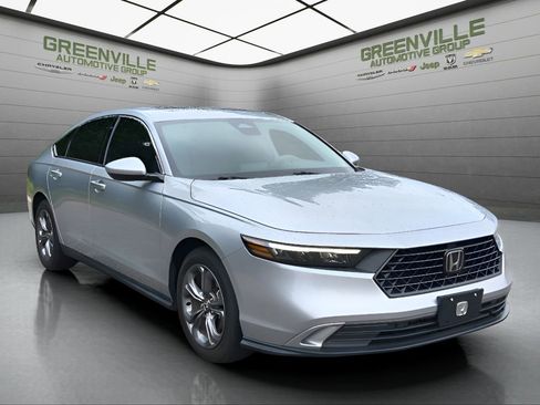 Used 2024 Honda Accord EX image 9