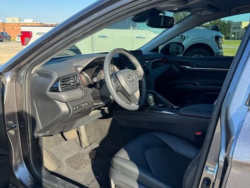 Used 2022 Toyota Camry XSE image 8