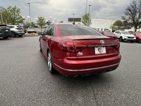 Used 2017 Volkswagen Passat 1.8T R-Line w/ R-Line Lighting Package image 6